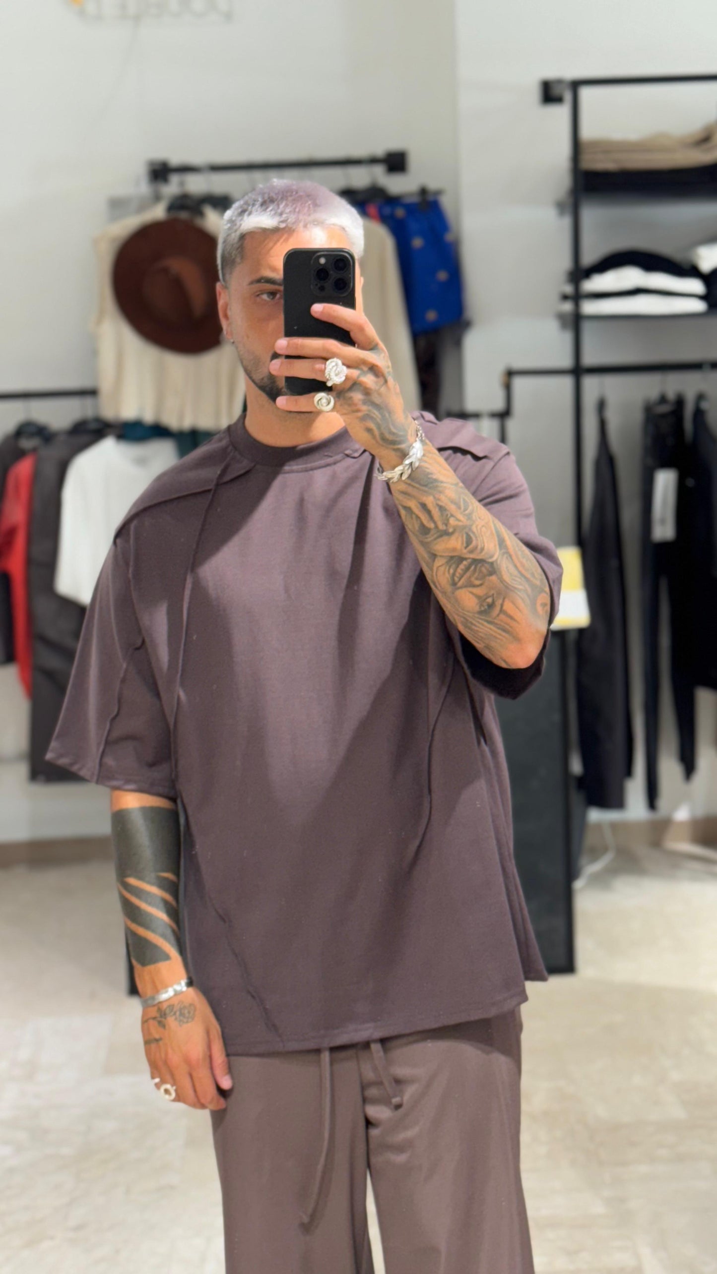 T-SHIRT MORO RILIEVO