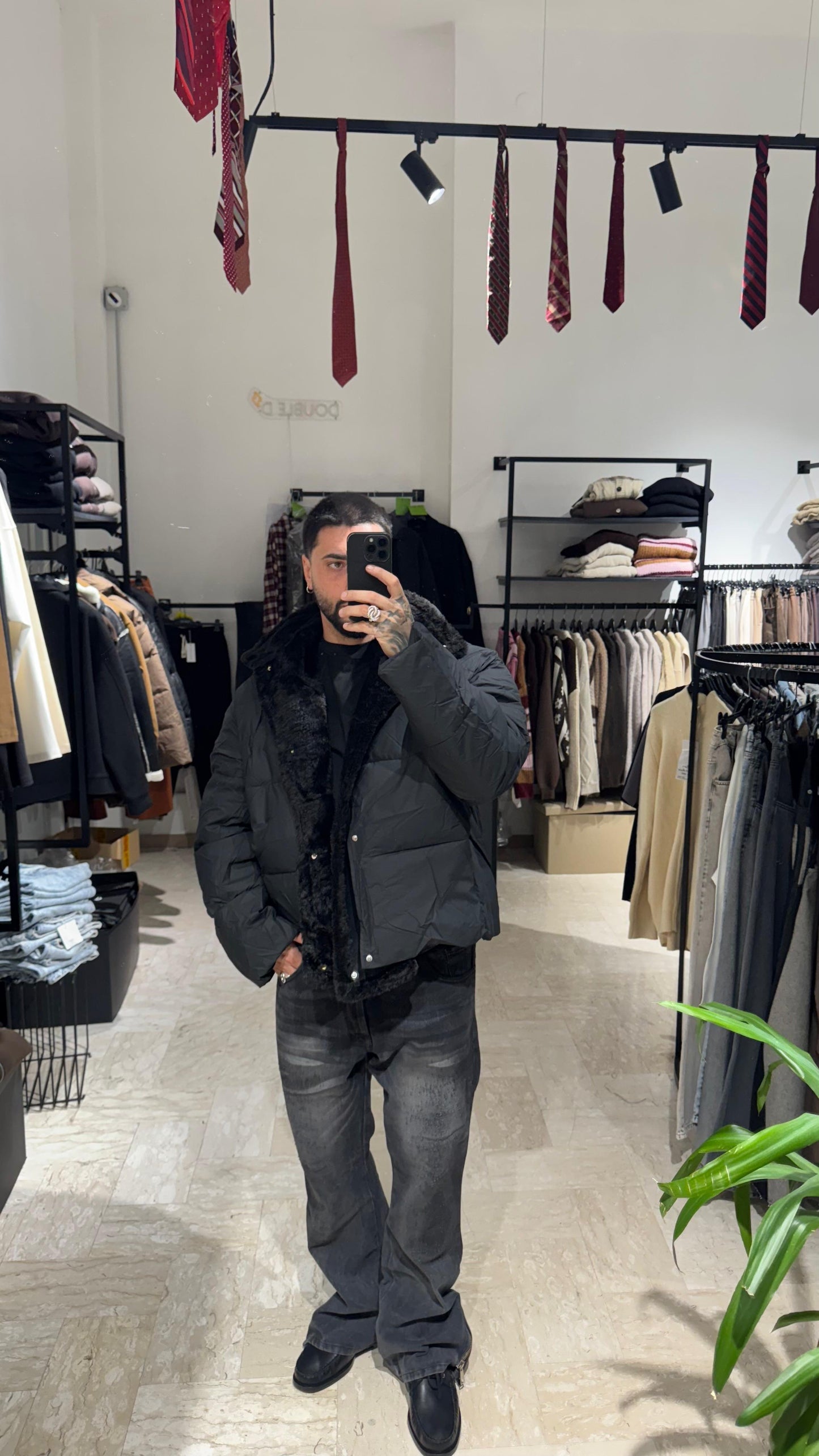 PUFFER NERO CROP CON PELLICCIA