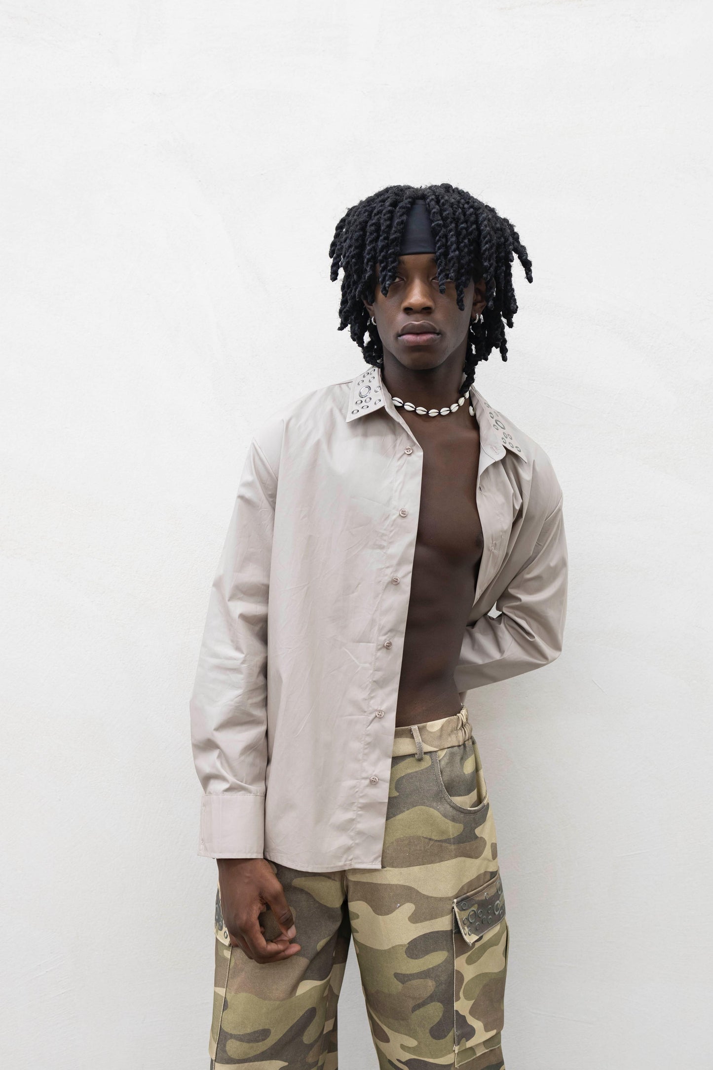 CAMICIA BEIGE CON BORCHIE