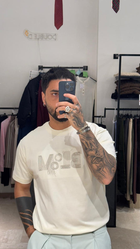 T-SHIRT CREMA CON STAMPA RICAMATA