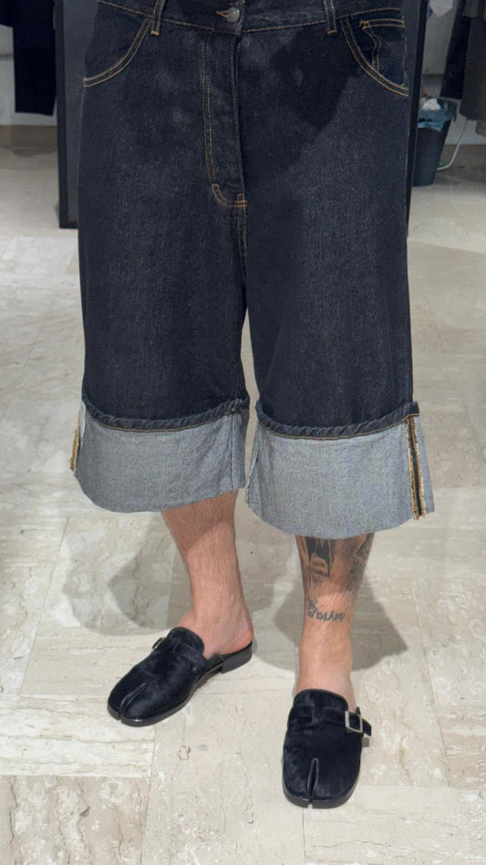 BERMUDA DENIM  A 3/4 CON RISVOLTONE CUCITO
