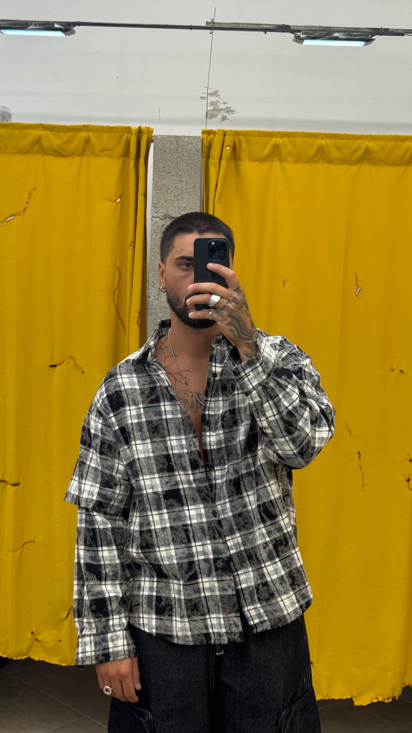 CAMICIA A  QUADRI NERA CON DOPPIA MANICA