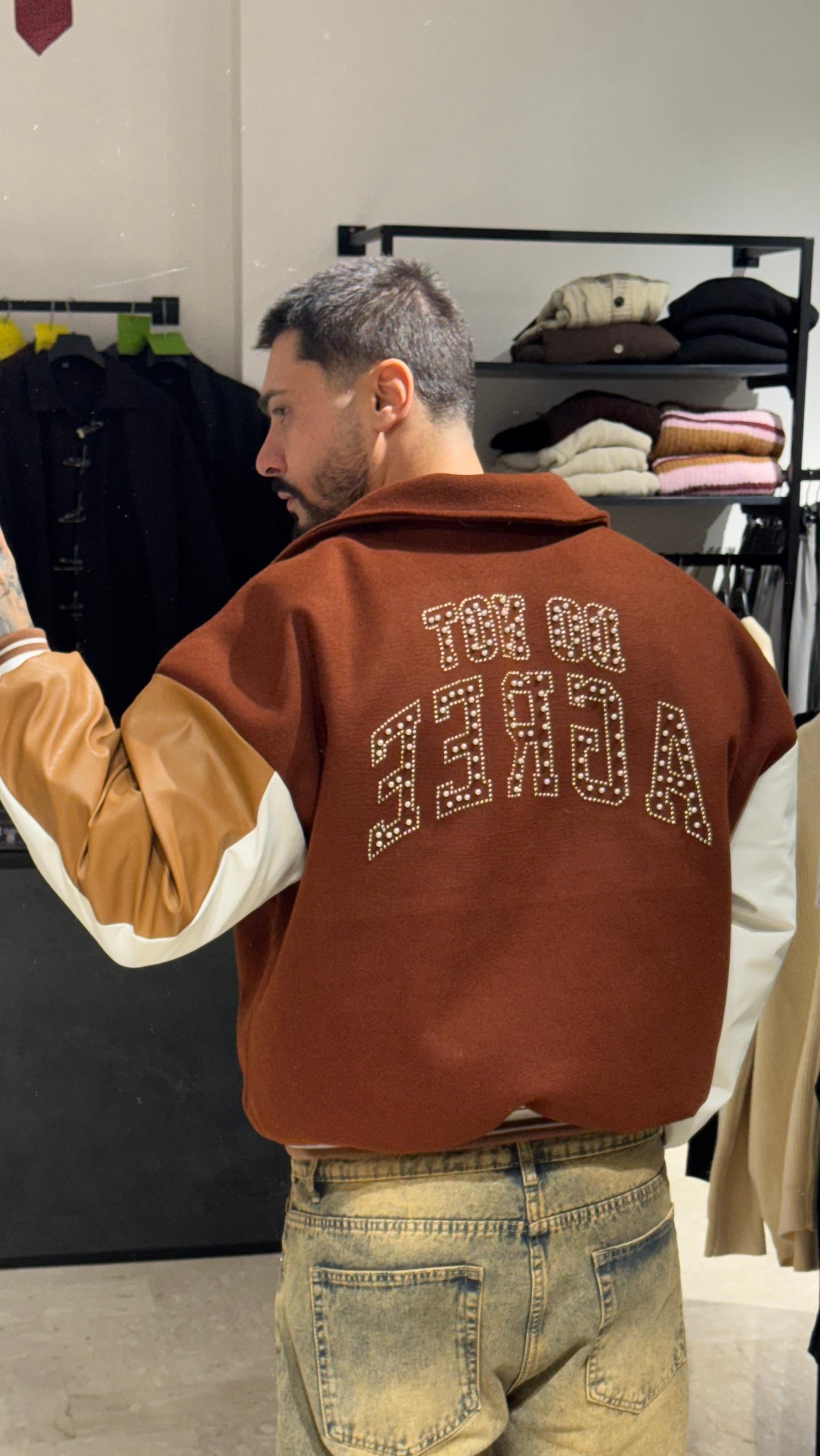 VARSITY JACKET CROP BORDOUX