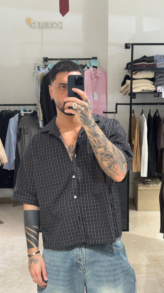 CAMICIA NERA A QUADRI BOXY