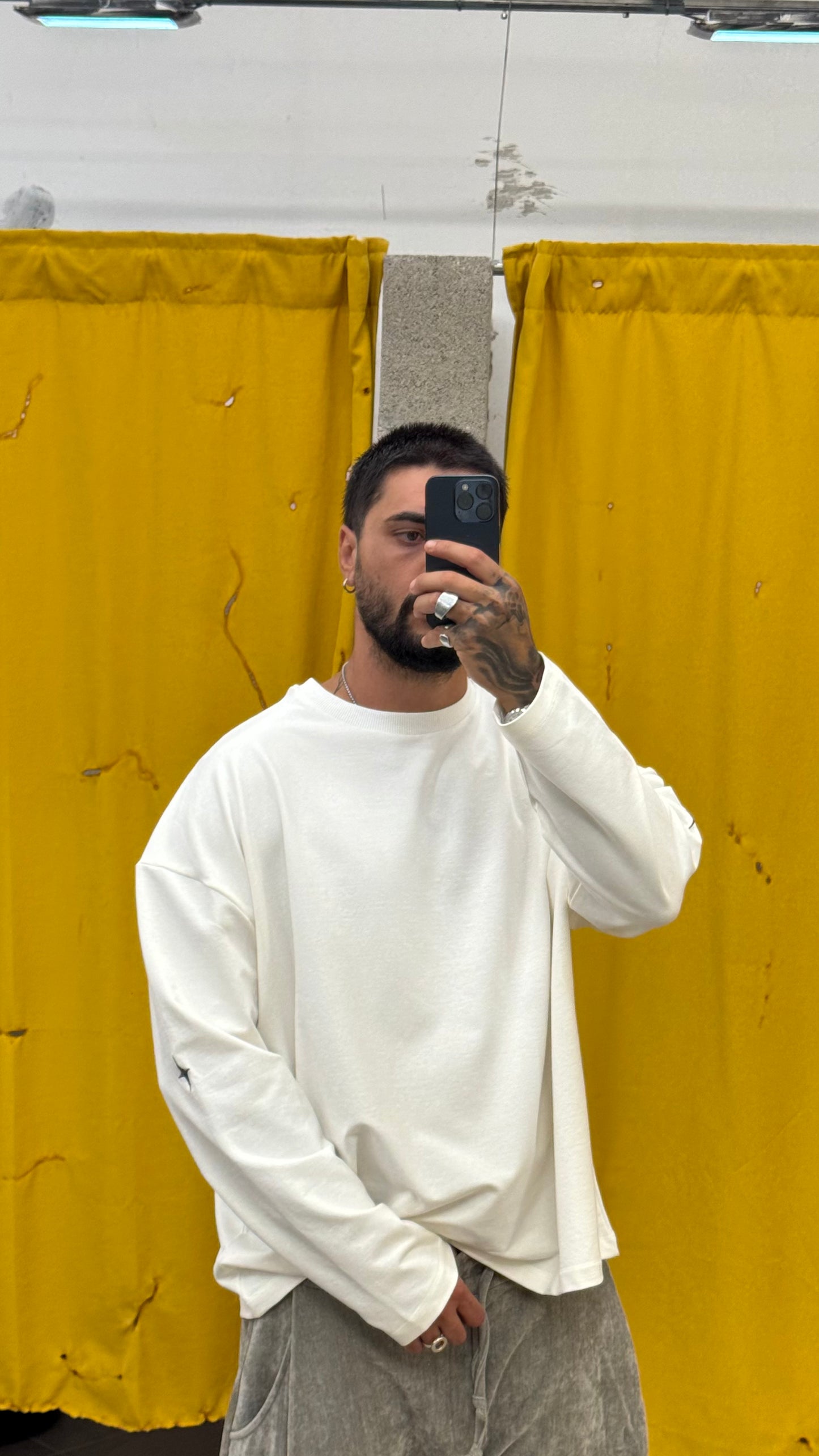 LONG SLEEVE BIANCA CON DETTAGLIO SULLE MANICHE