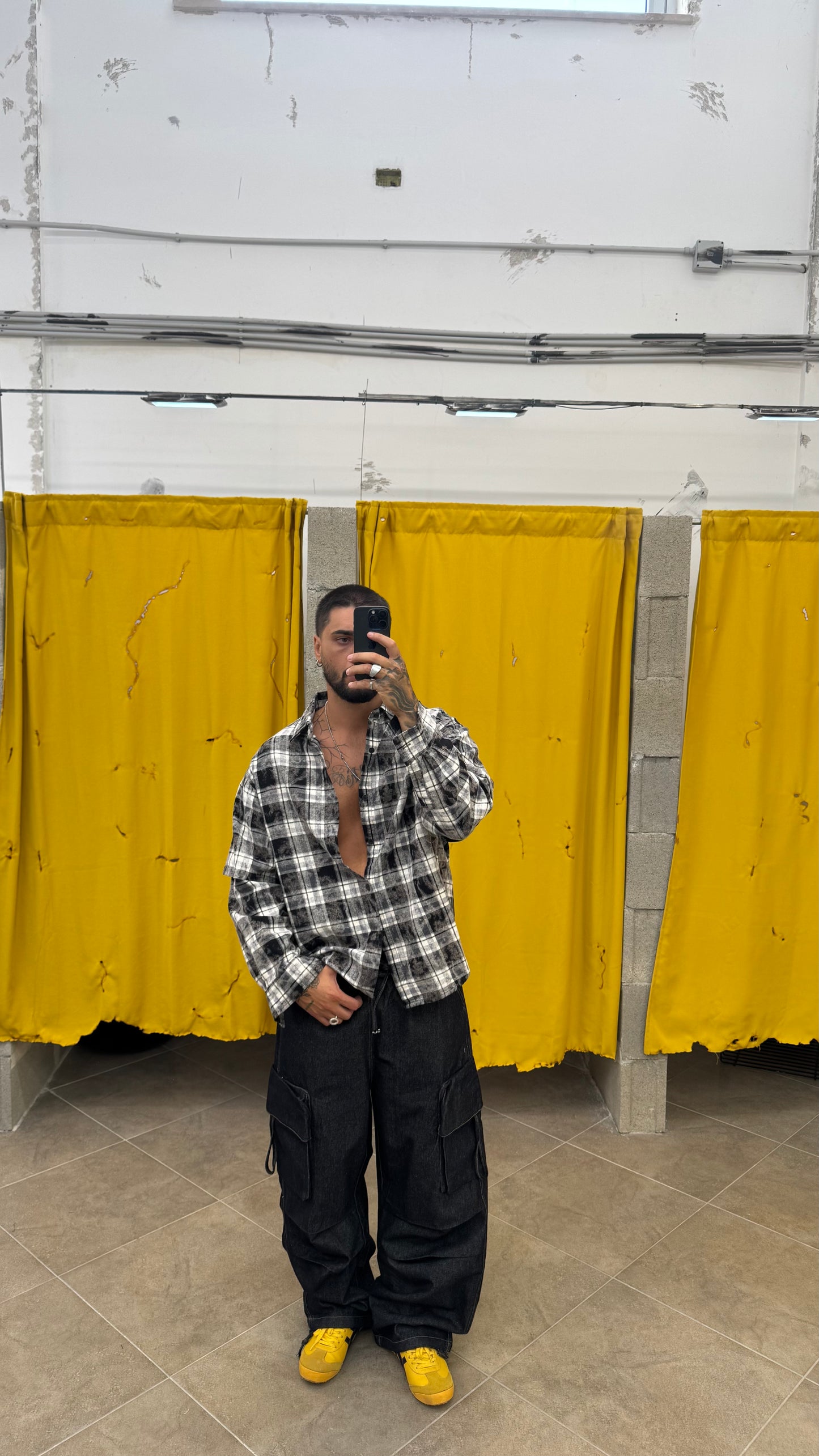 CAMICIA A  QUADRI NERA CON DOPPIA MANICA