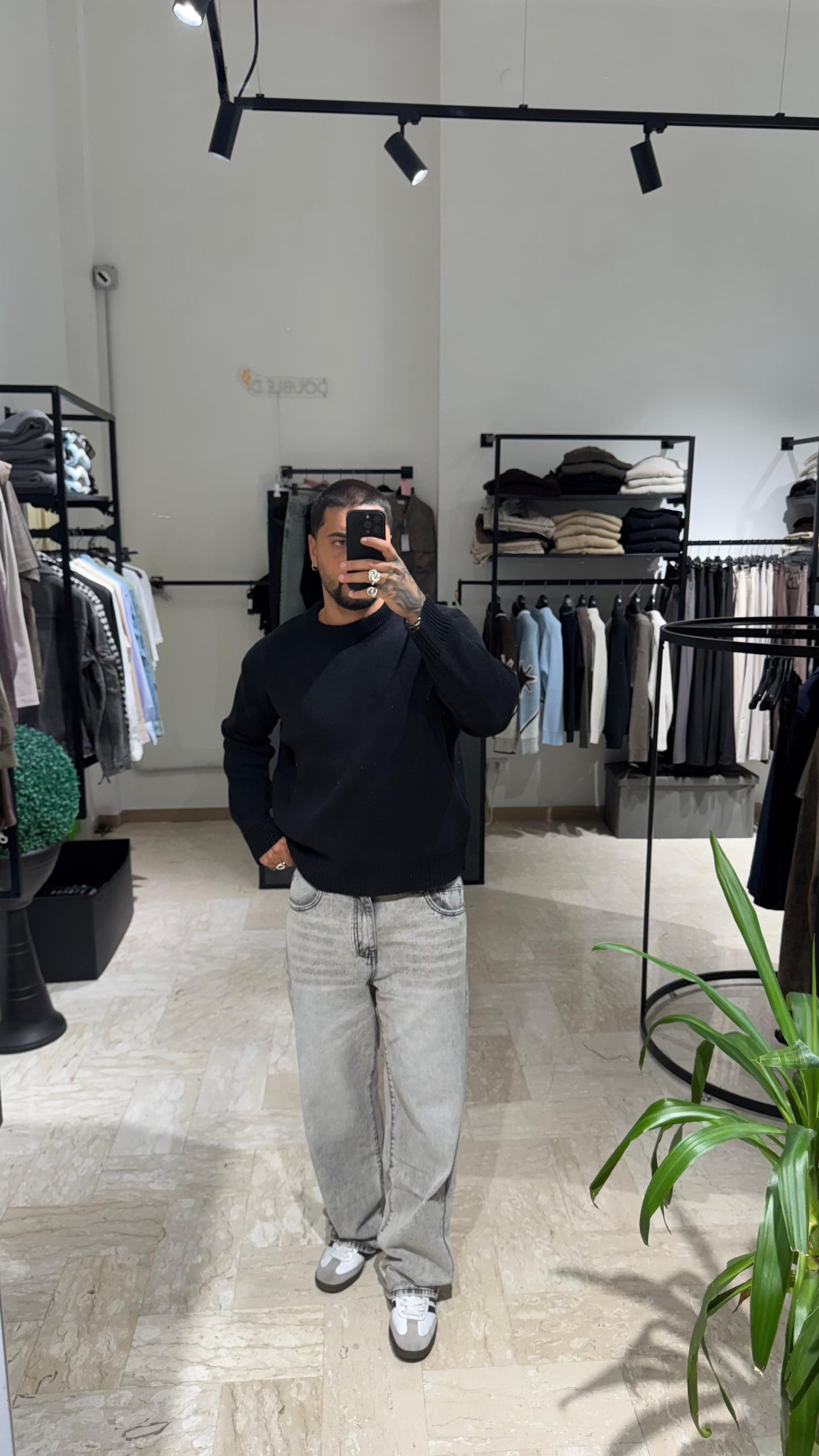 MAGLIONE NERO CROP/OVER