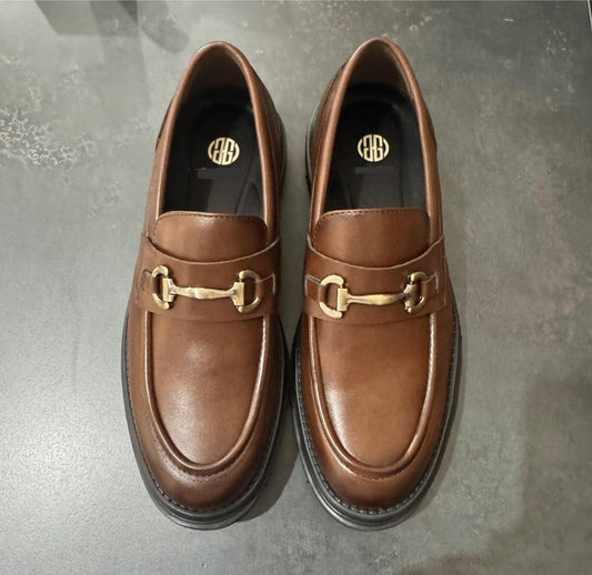 MOCASSINO MARRONE CON MORSETTO DI BRONZO